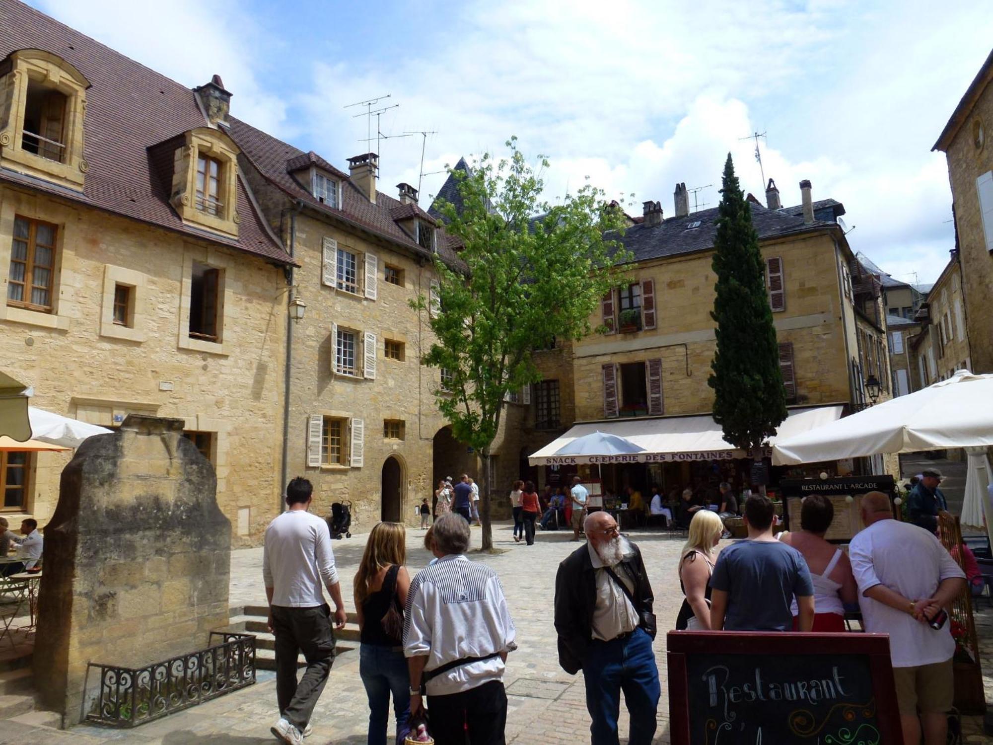 Le Porche De Sarlat Aparthotel Exterior photo